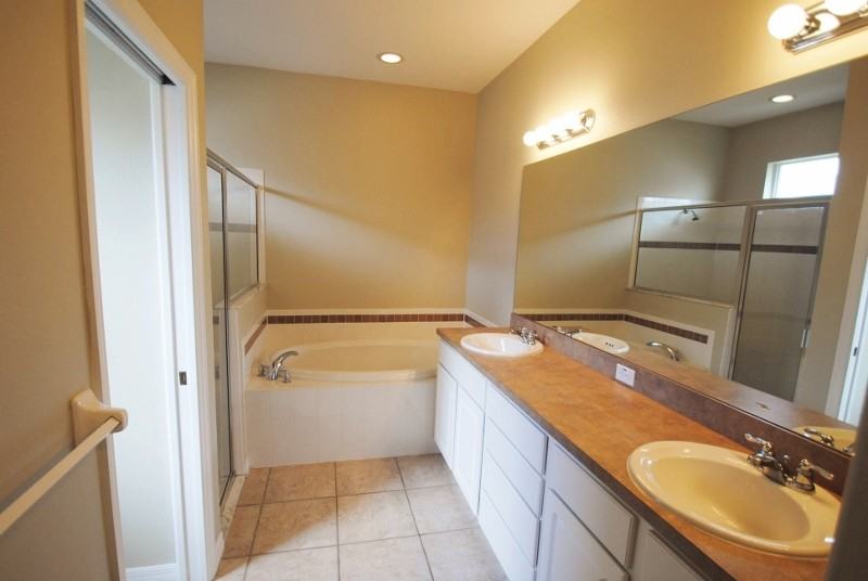 10804 Masters Dr - Photo 3 of 11