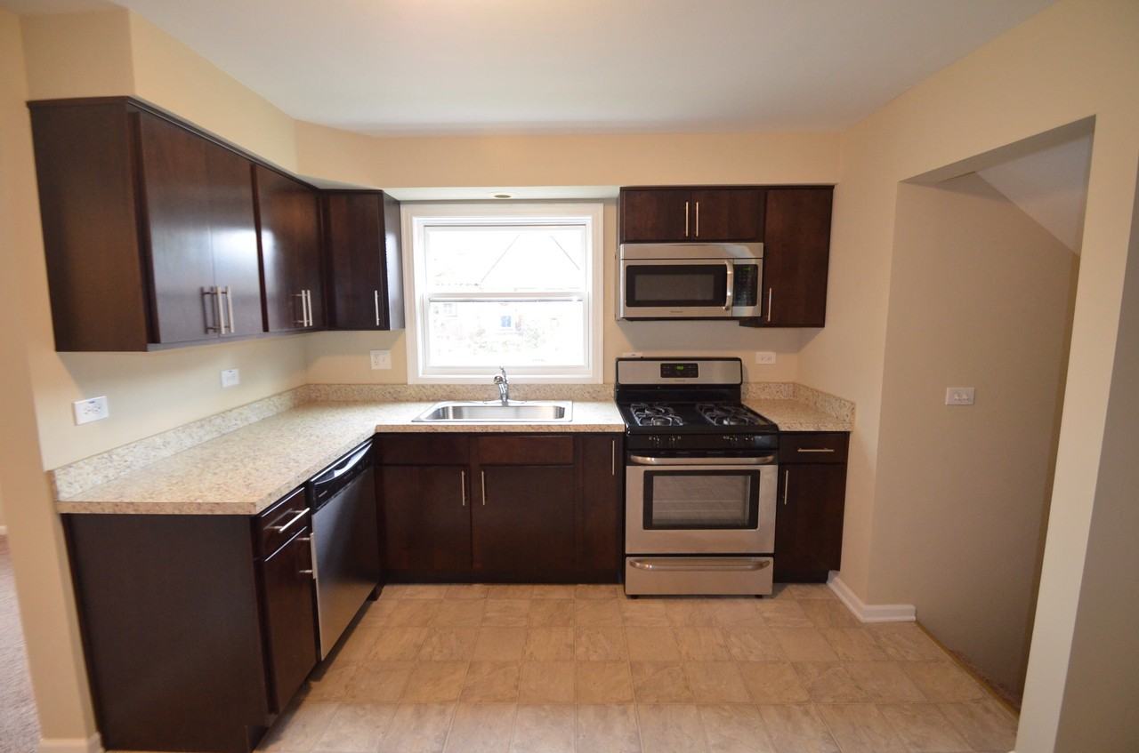 9358 Richmond St - Photo 3 of 9