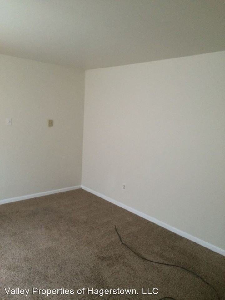 Salem-Winter St. - Photo 2 of 9