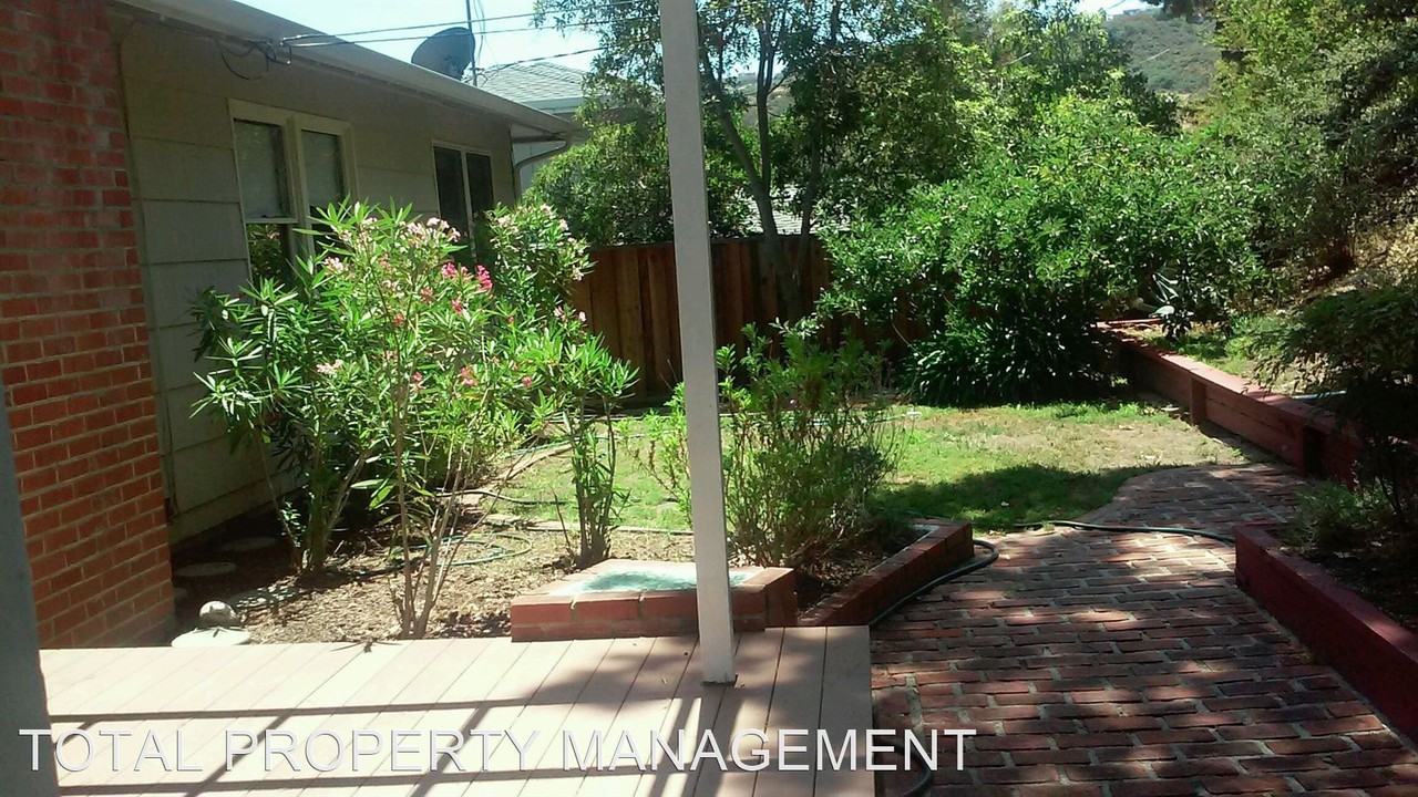 1804 Chula Vista Dr - Photo 2 of 13