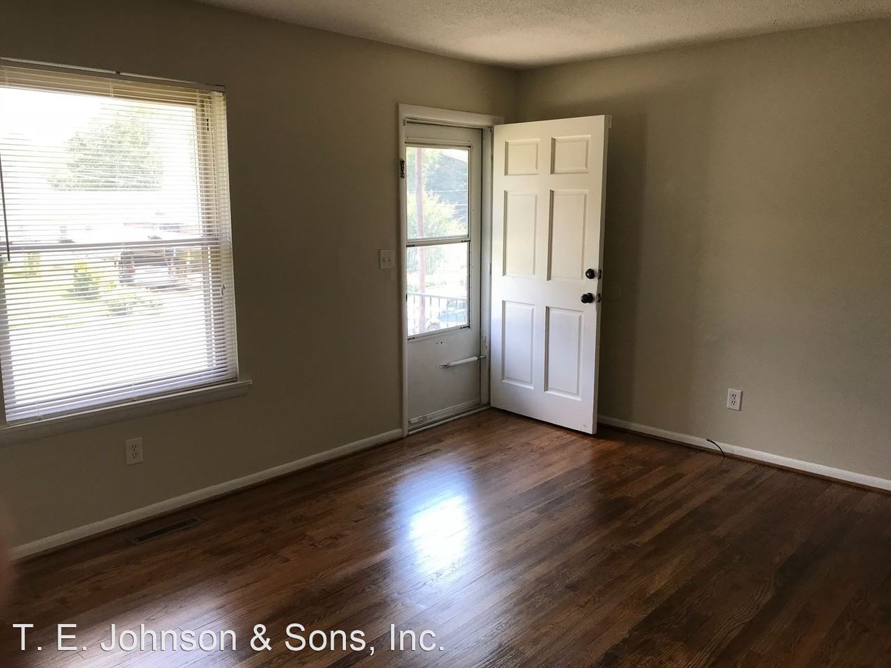 5010 Farmoor Cir - Photo 2 of 12