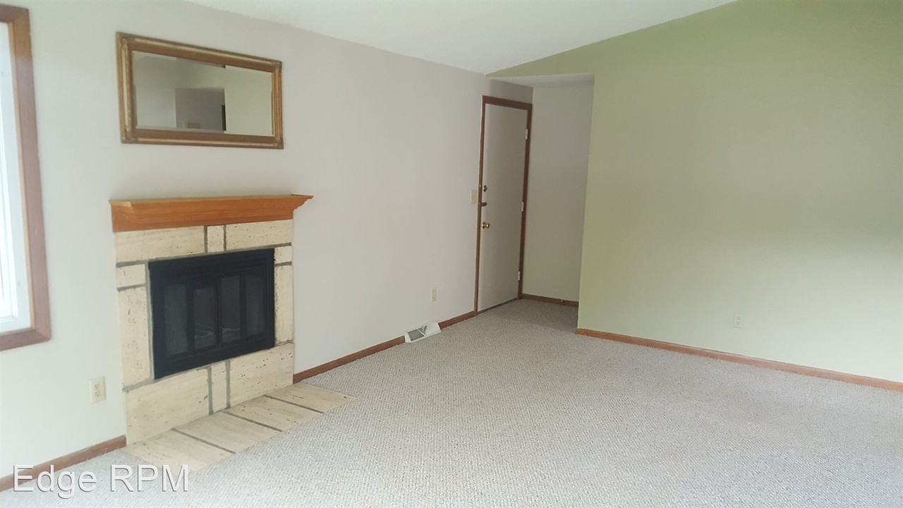 2522 Hiawatha Rd - Photo 2 of 15