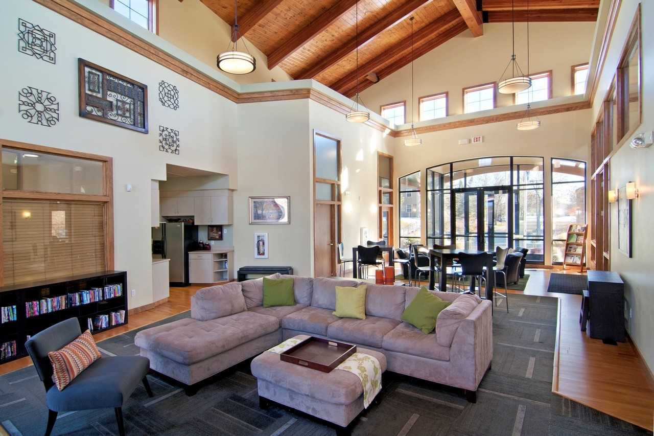 Hampshire Hill - Photo 2 of 13