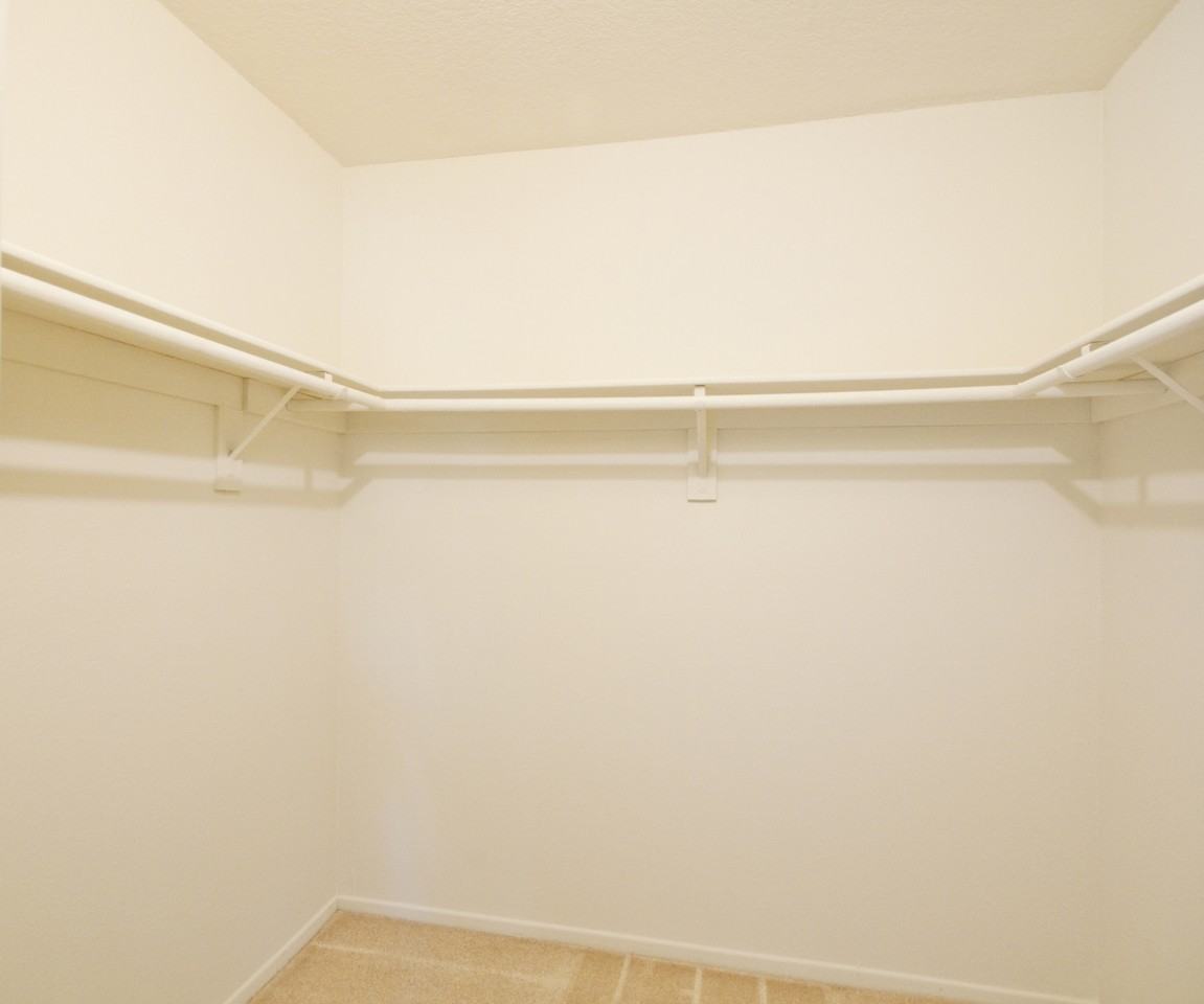 Bixby Knolls - Photo 3 of 14