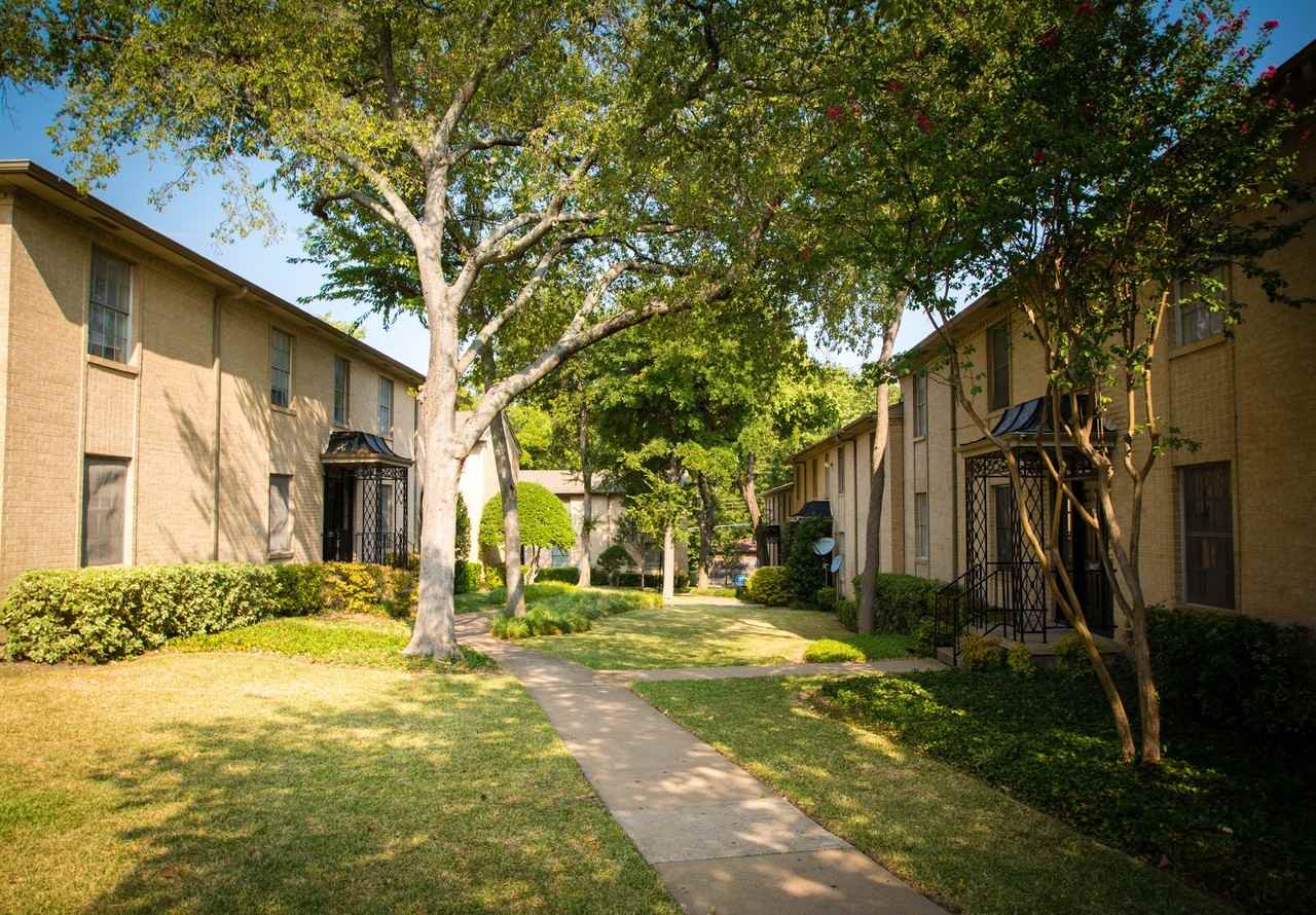 The Grove at White Rock - Photo 3 of 19