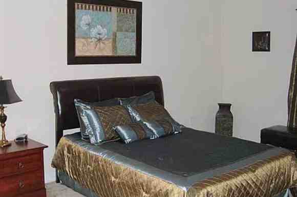 Belmont Apartments - Photo 3 of 16