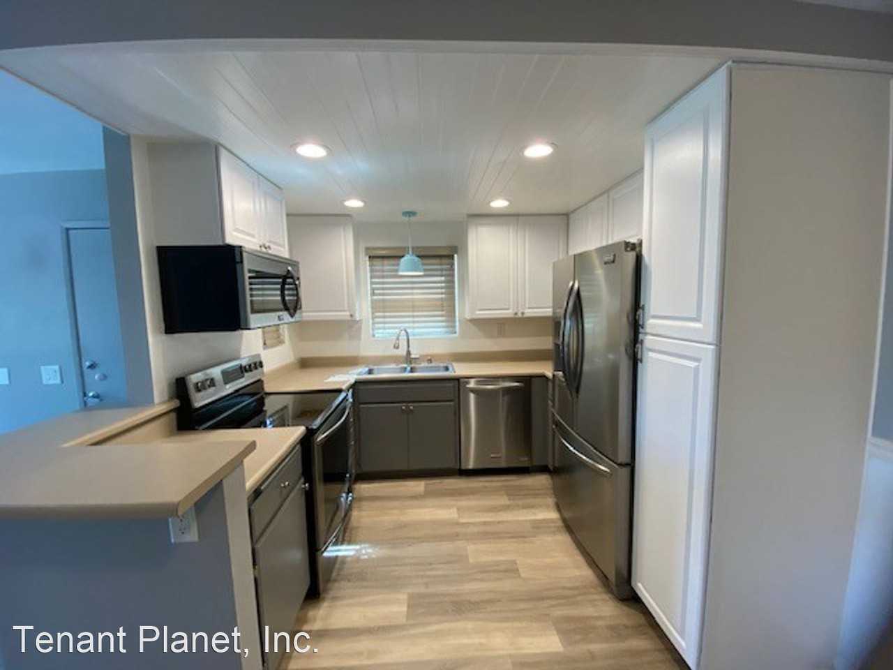 220 Woodland Pkwy #250