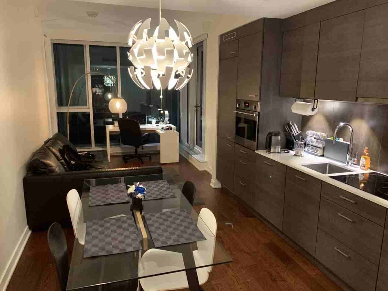 1155 Rue De La Montagne