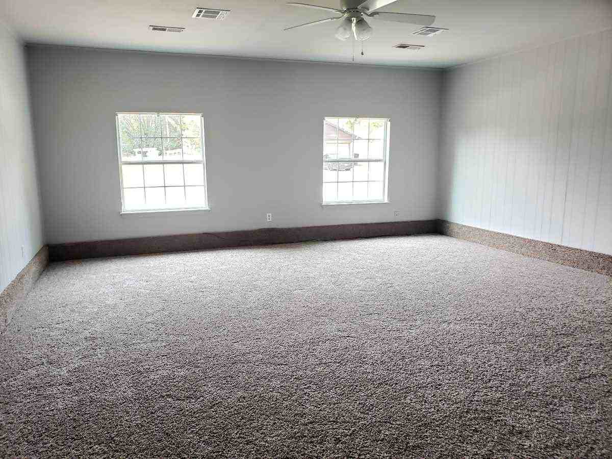 13904 Jeffery Dr - Photo 2 of 12