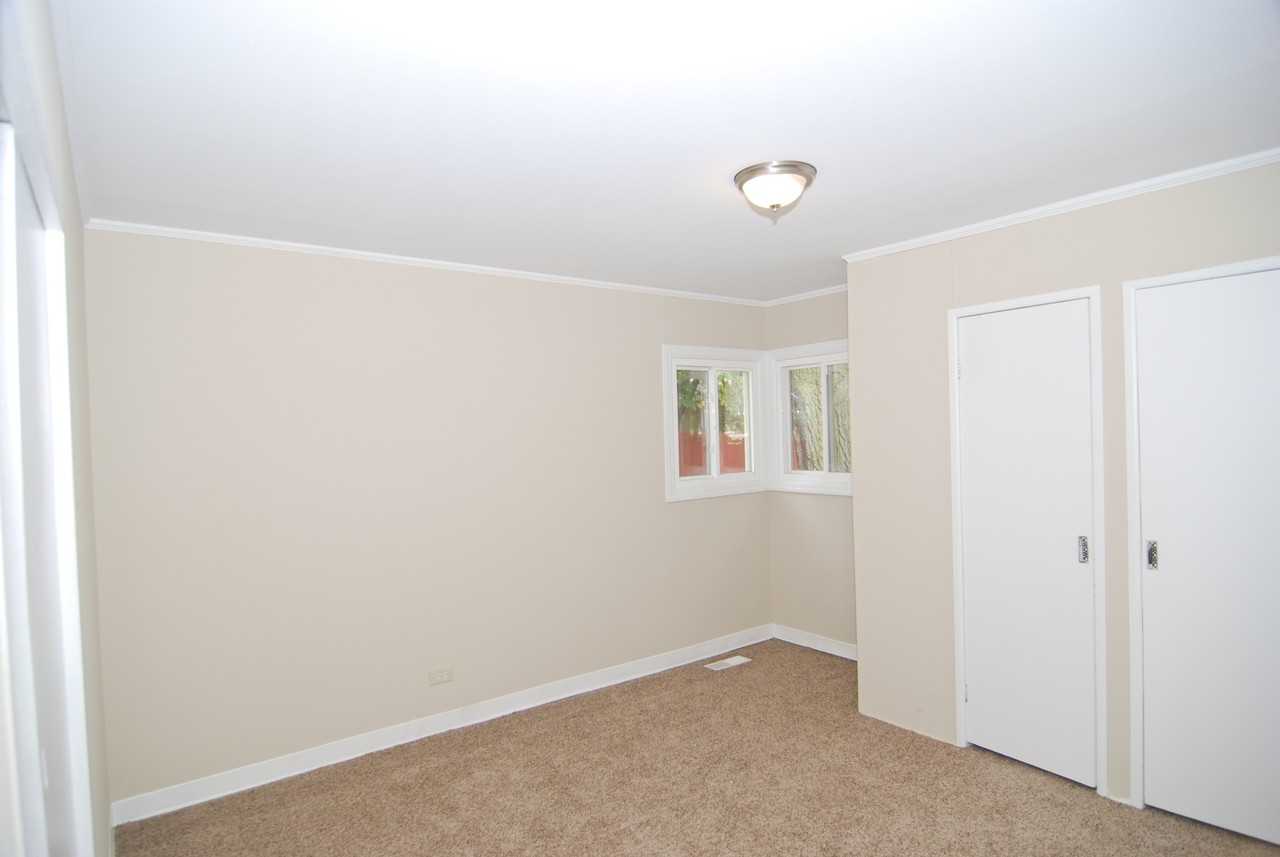 212 Nashua St - Photo 3 of 3