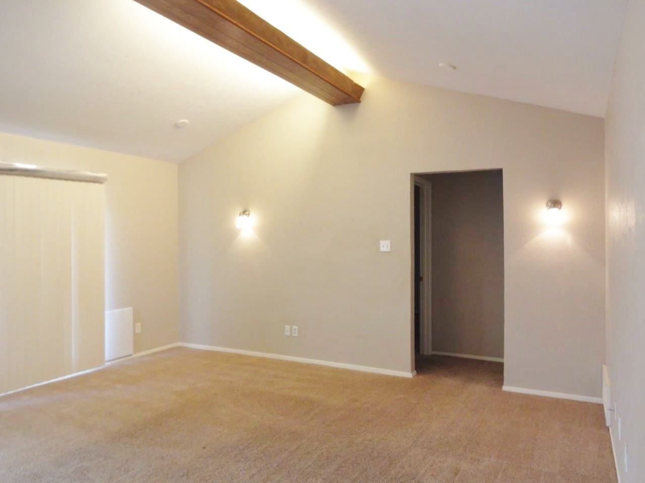 1502 Oakbrook Ct - Photo 2 of 12