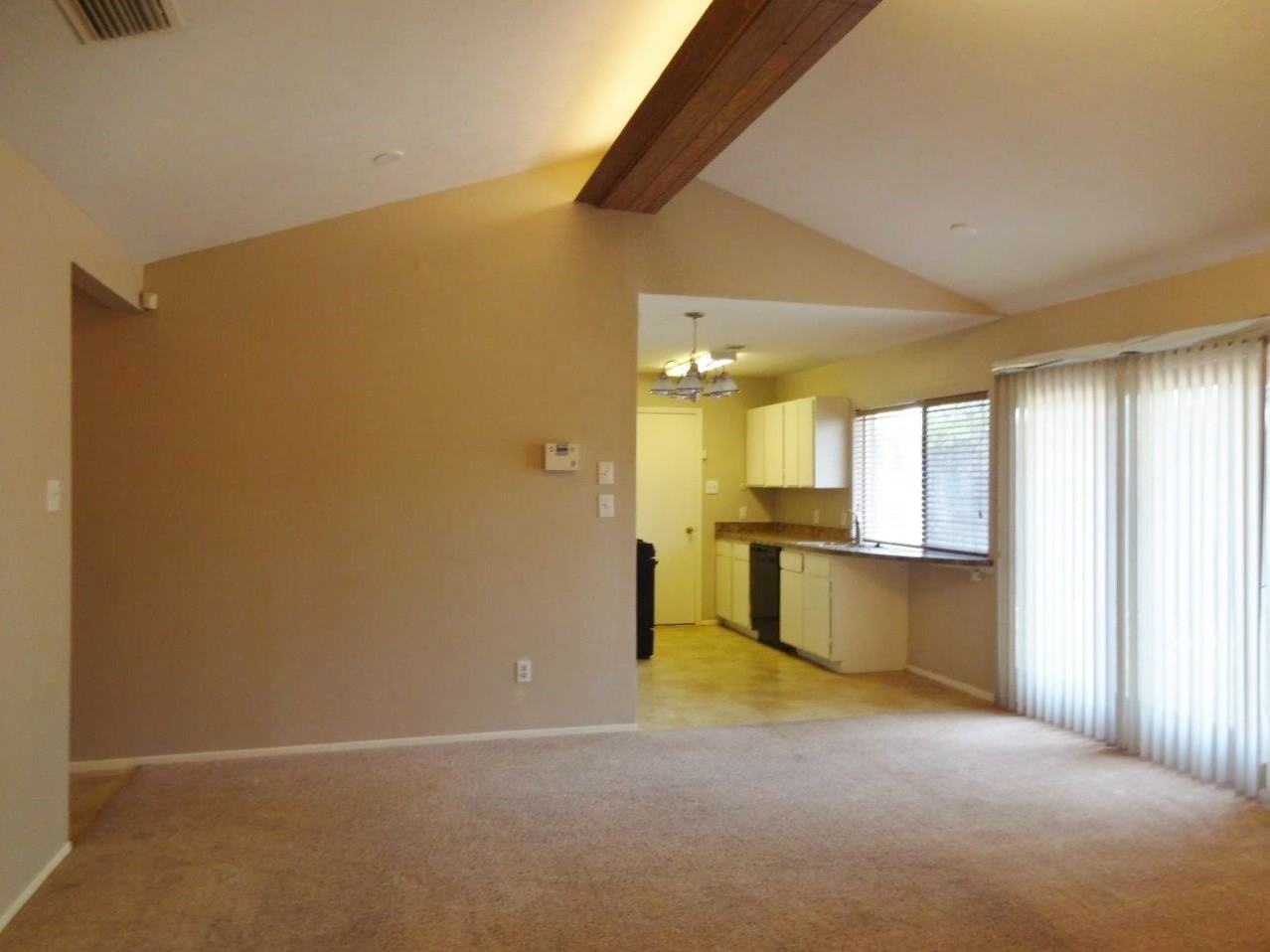 1502 Oakbrook Ct - Photo 3 of 12