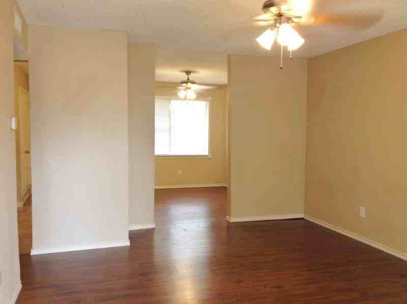 1627 Cascade St - Photo 2 of 9