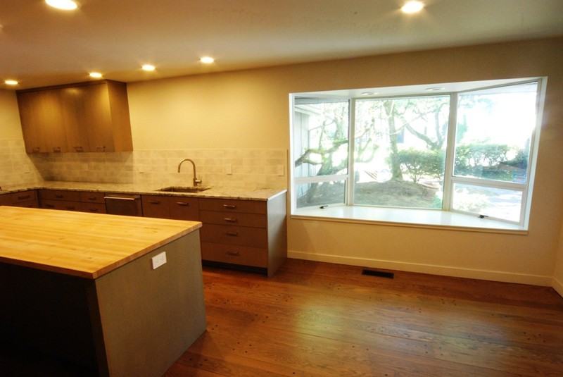 930 130th Ave Ne - Photo 3 of 24