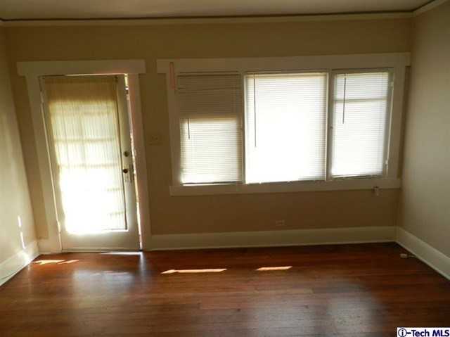 532 Thompson Dr - Photo 3 of 7