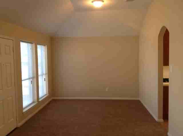 1822 Coretta Ct - Photo 3 of 13
