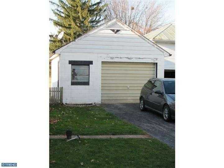 211 W Main St - Photo 3 of 12