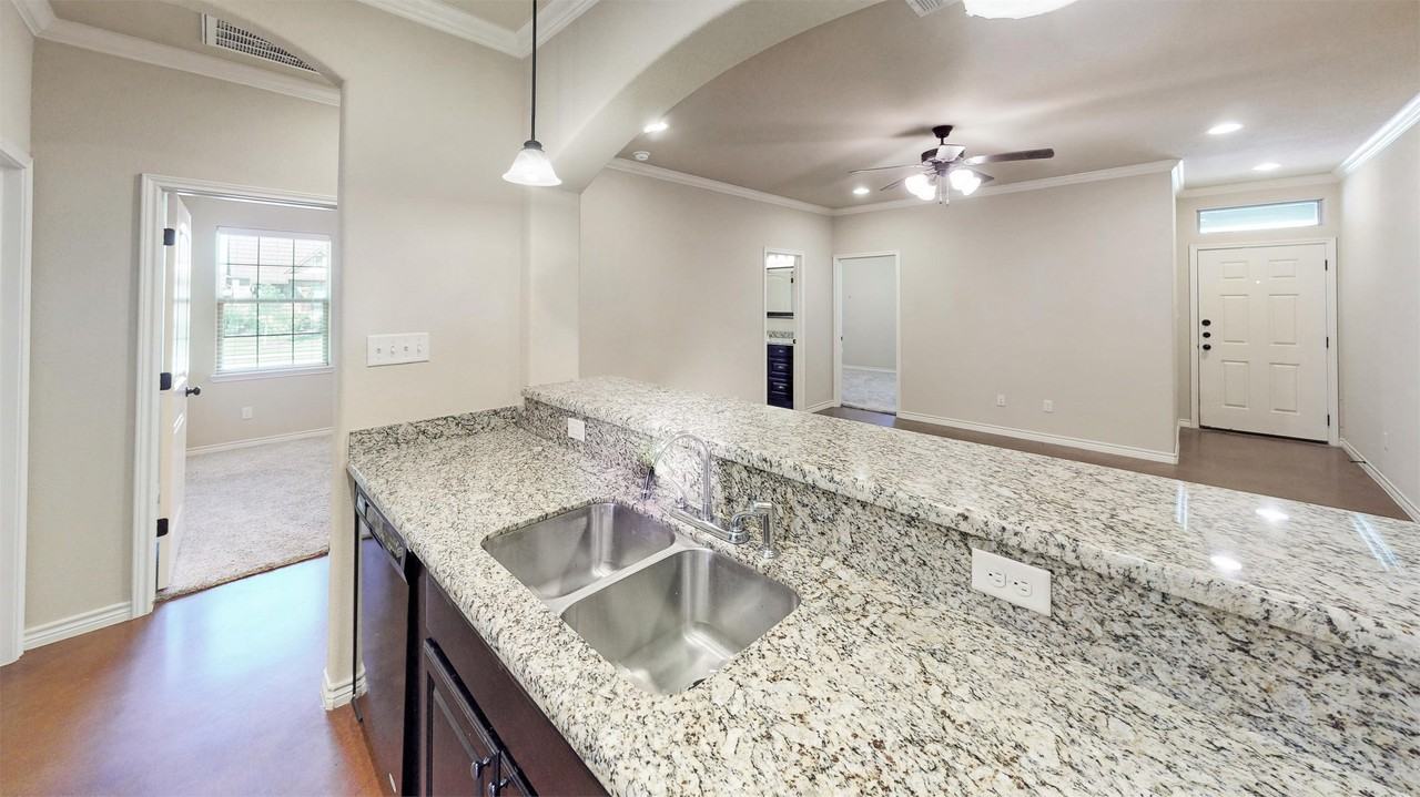141 Kimber Ln - Photo 3 of 35