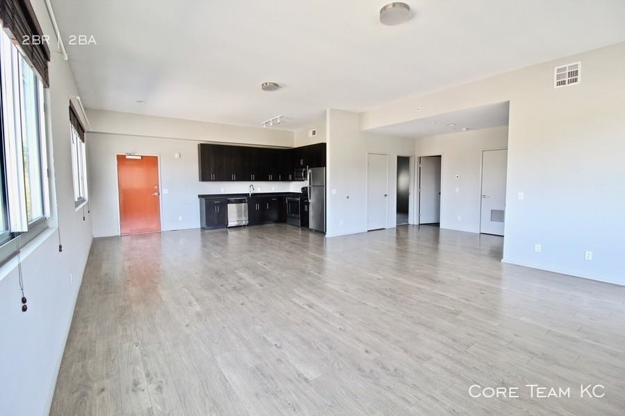 2903 Gillham Rd #302