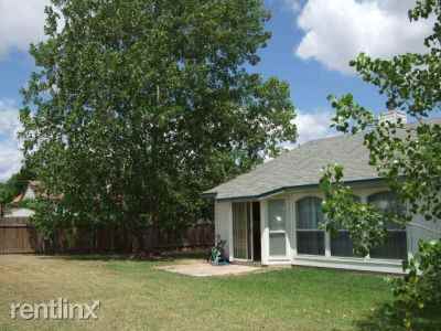 2213 Southeastern Trl - Photo 2 of 5