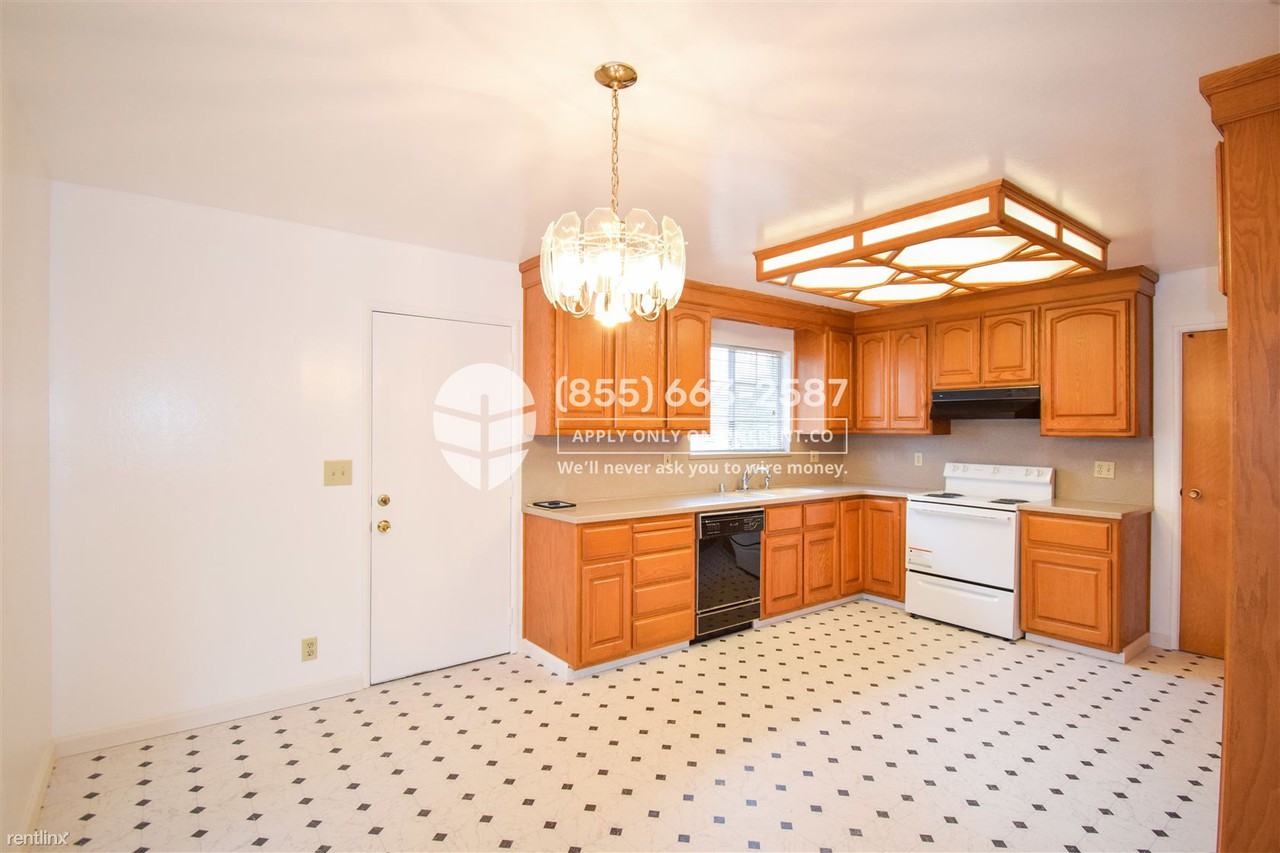 7111 Golden Gate Dr - Photo 2 of 16