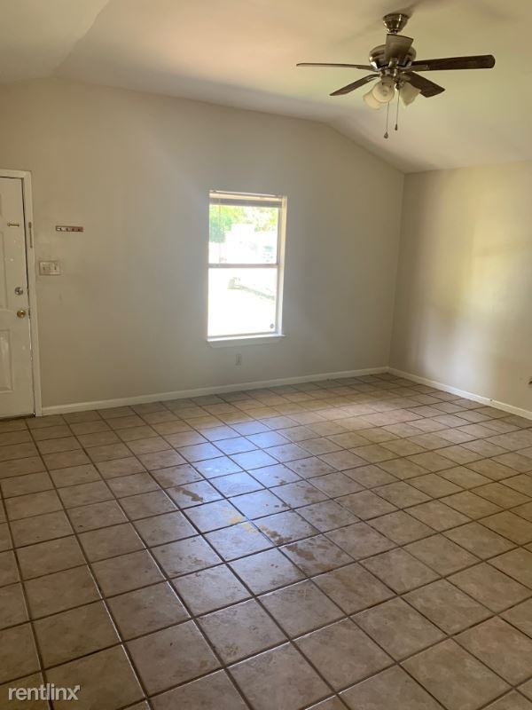 152 Crescent Creek Ln - Photo 2 of 7