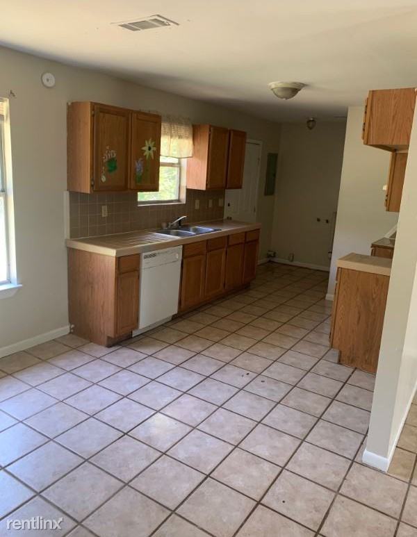 152 Crescent Creek Ln - Photo 3 of 7