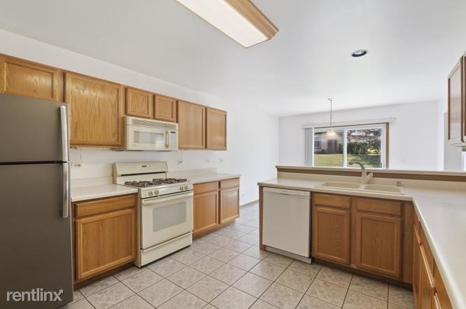 615 Arrowwood Ct - Photo 3 of 12