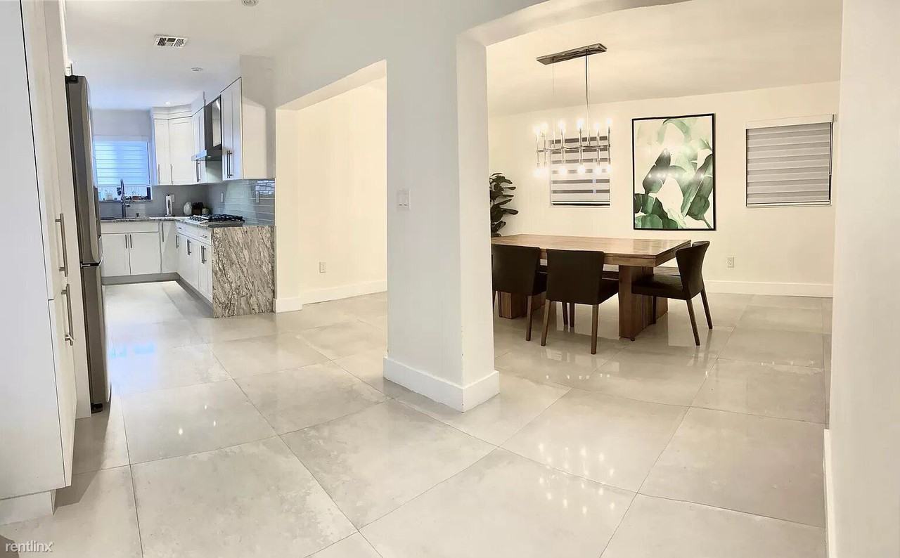 7890 Nw 176th St - Photo 3 of 15