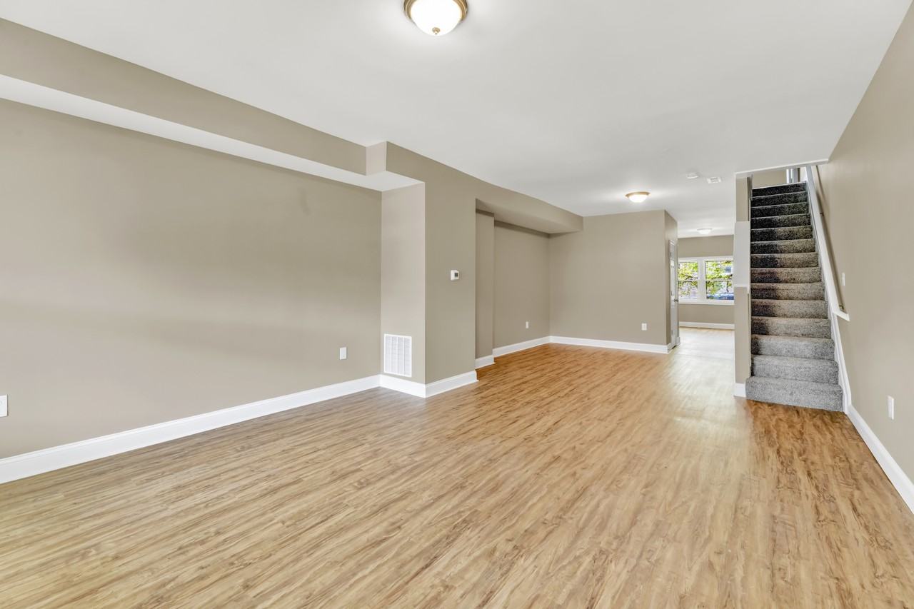 62 S Morley St - Photo 3 of 26