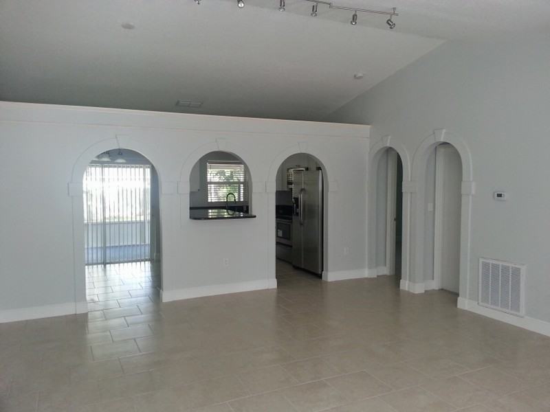 183 Azalea Dr - Photo 2 of 11