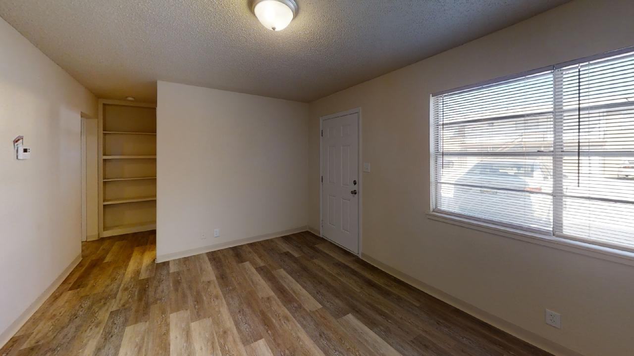 1550 Arizona Dr - Photo 2 of 7