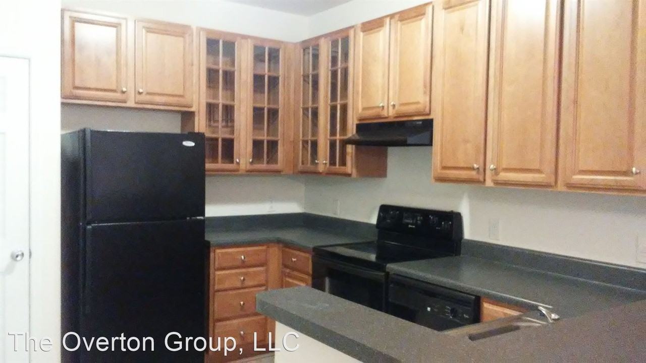 1109 Turtle Creek Dr #H - Photo 3 of 11