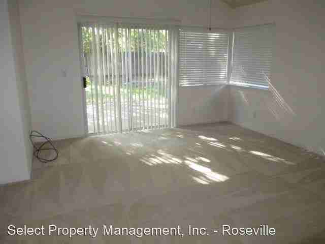 275 Silberhorn Dr - Photo 2 of 14