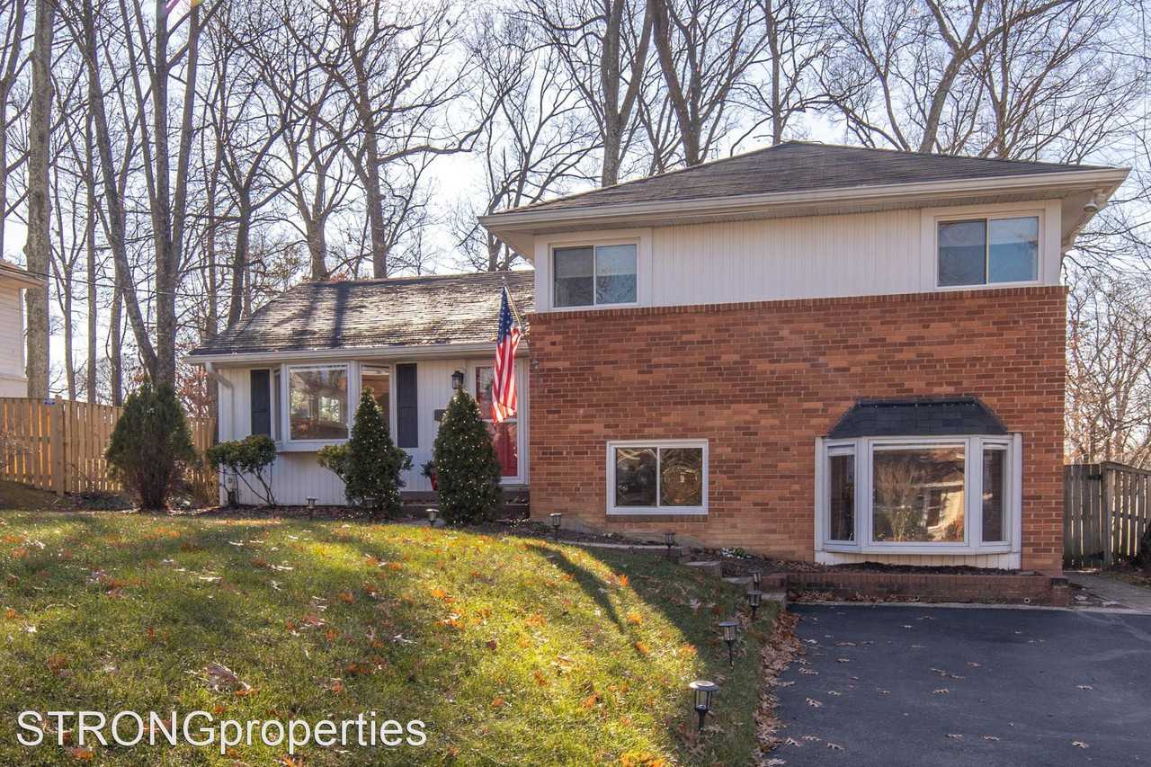 10827 Charles Dr - Photo 3 of 39
