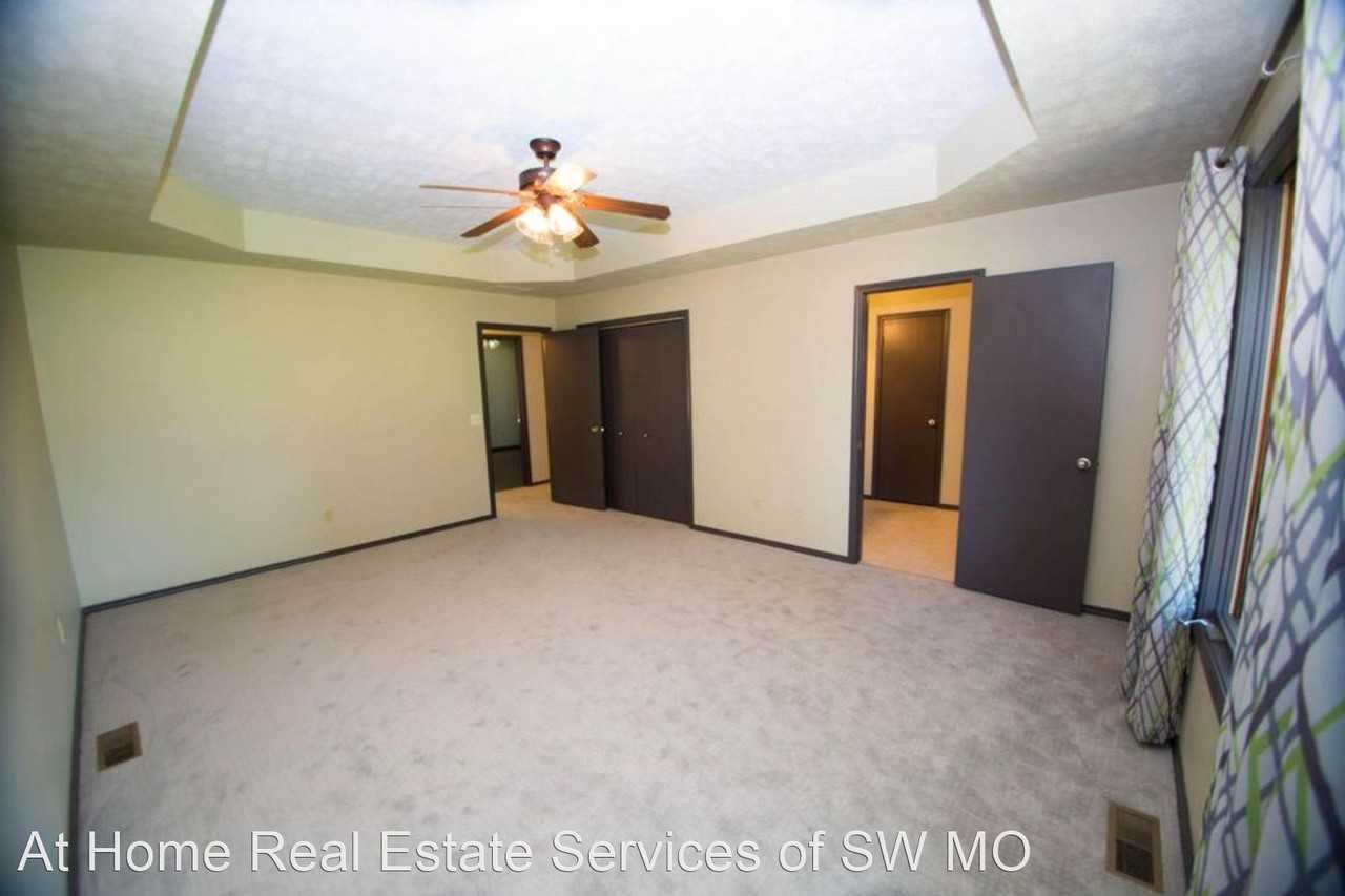 2232 E Powell St - Photo 2 of 22