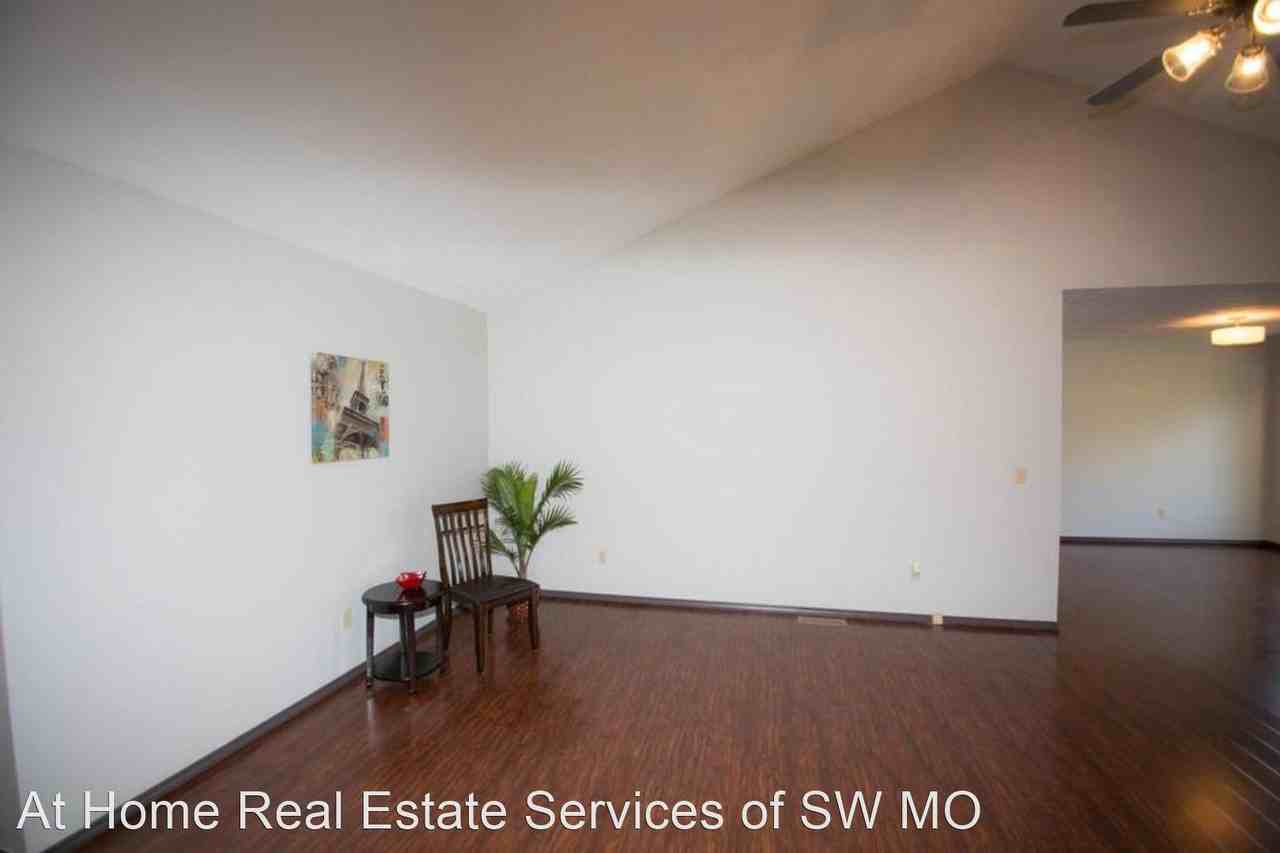 2232 E Powell St - Photo 3 of 22