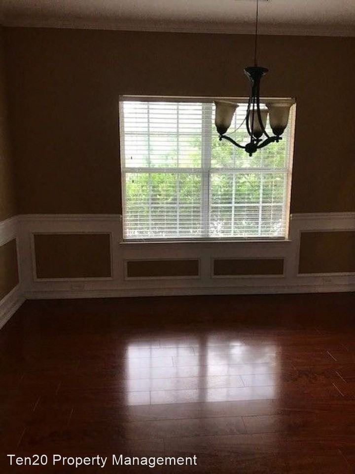 1506 Adie St - Photo 2 of 30