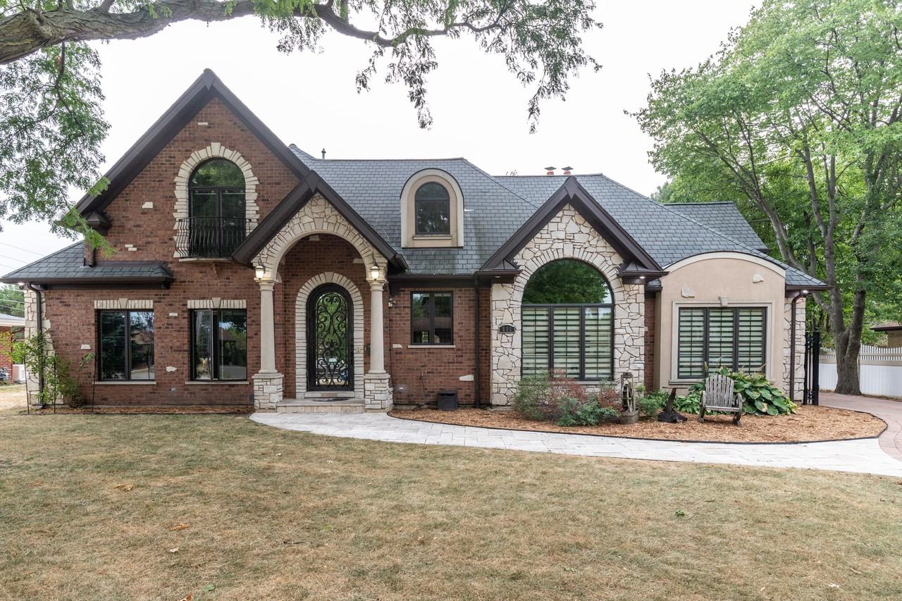 850 S 10th Ave - Photo 2 of 30