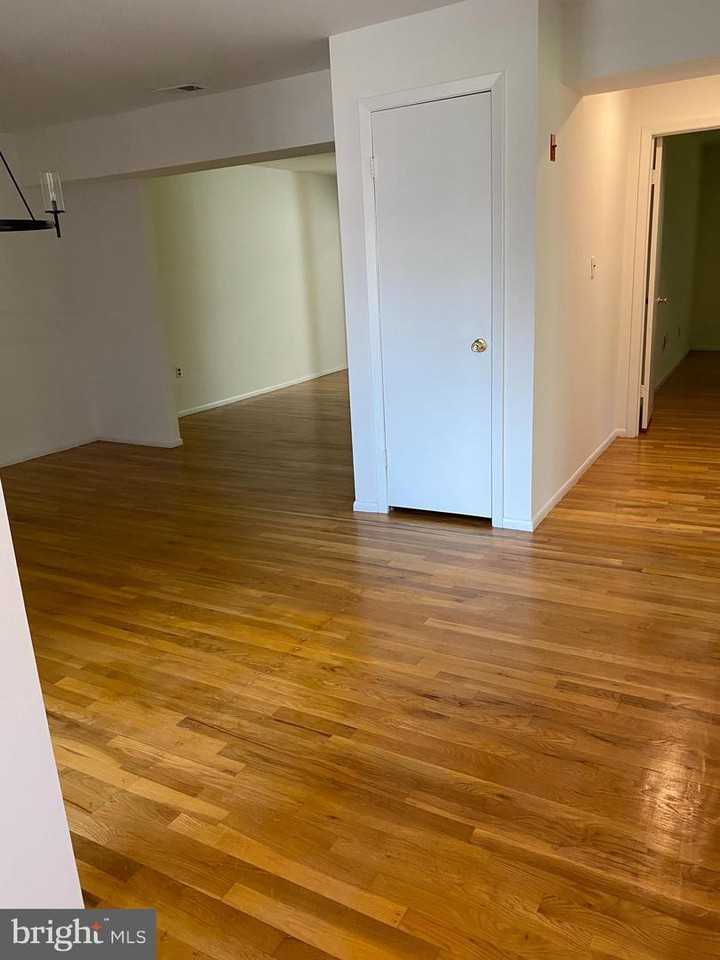 901 Silver Ct - Photo 2 of 18