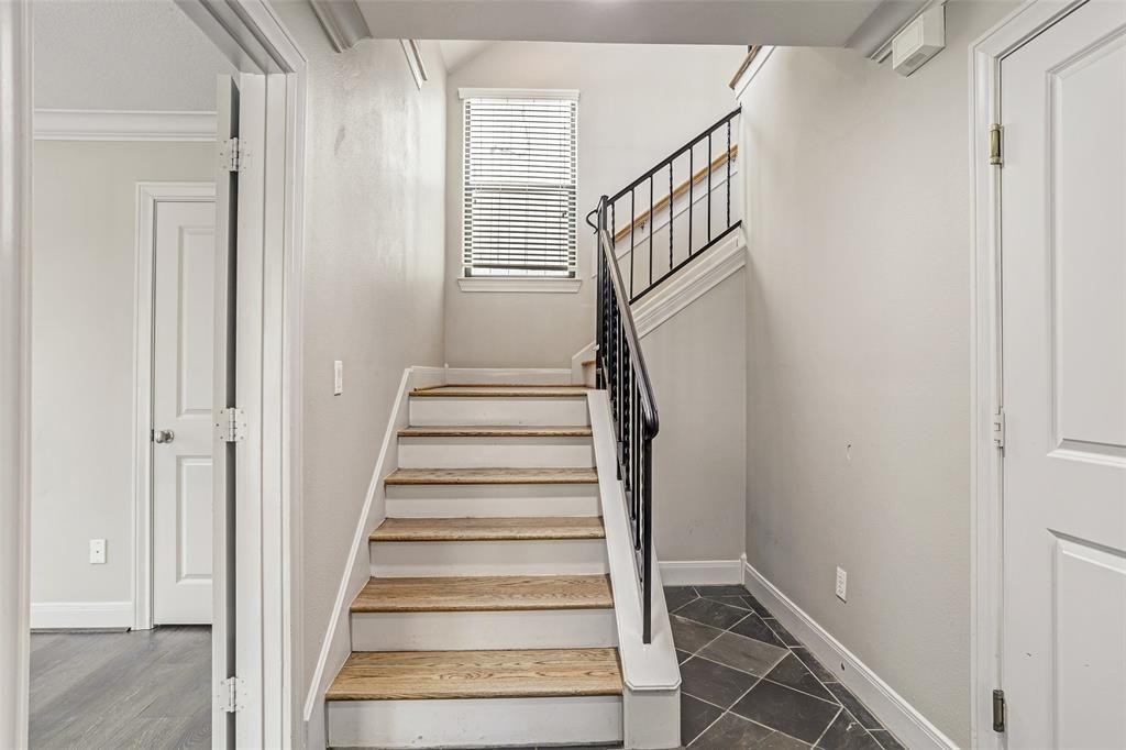 1706 Mcdonald St - Photo 3 of 14