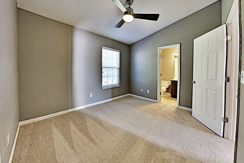 2042 Shaylin Loop - Photo 3 of 24