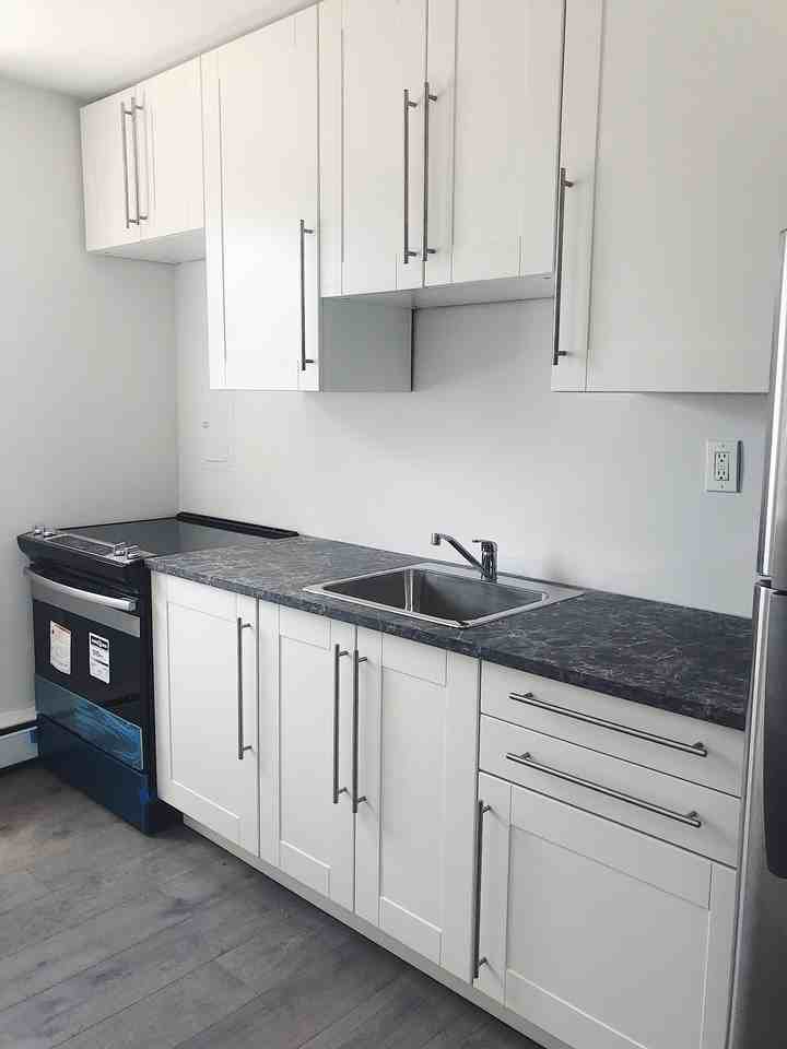 677 Fennell Ave E, Hamilton, ON L8V 1V5, CAN 2 unit Rentals Zumper