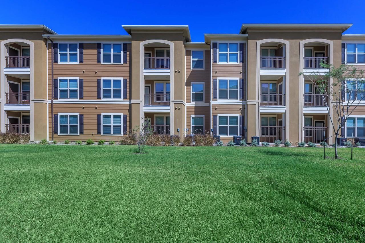 Midway Villas Apartments 1430 S Milanos Rd, Weslaco, TX 78596 Zumper