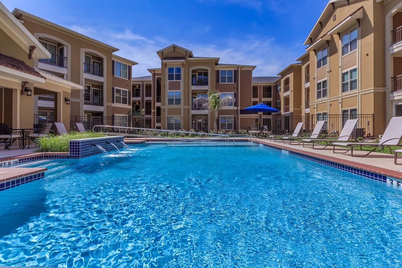 Midway Villas Apartments - Photo 2 of 46