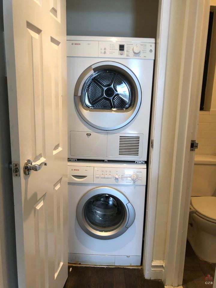 W 14th St #9 - Photo 3 of 6