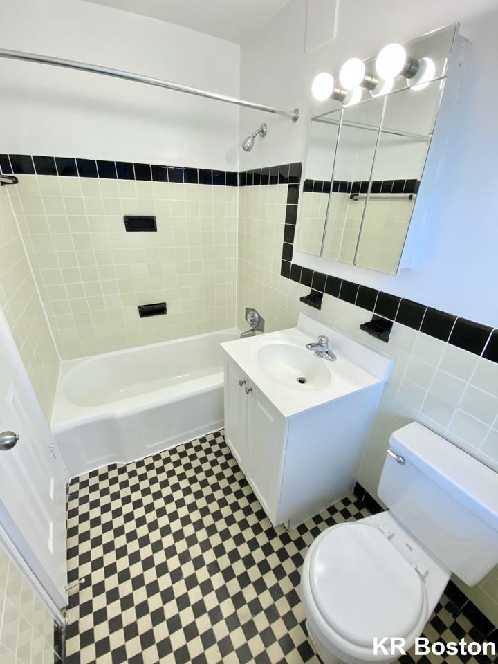 100 Sherman Road - Photo 2 of 14