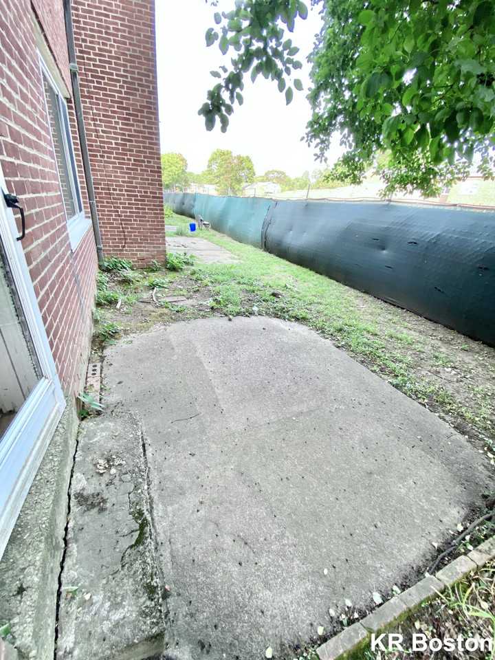 100 Sherman Road - Photo 3 of 14
