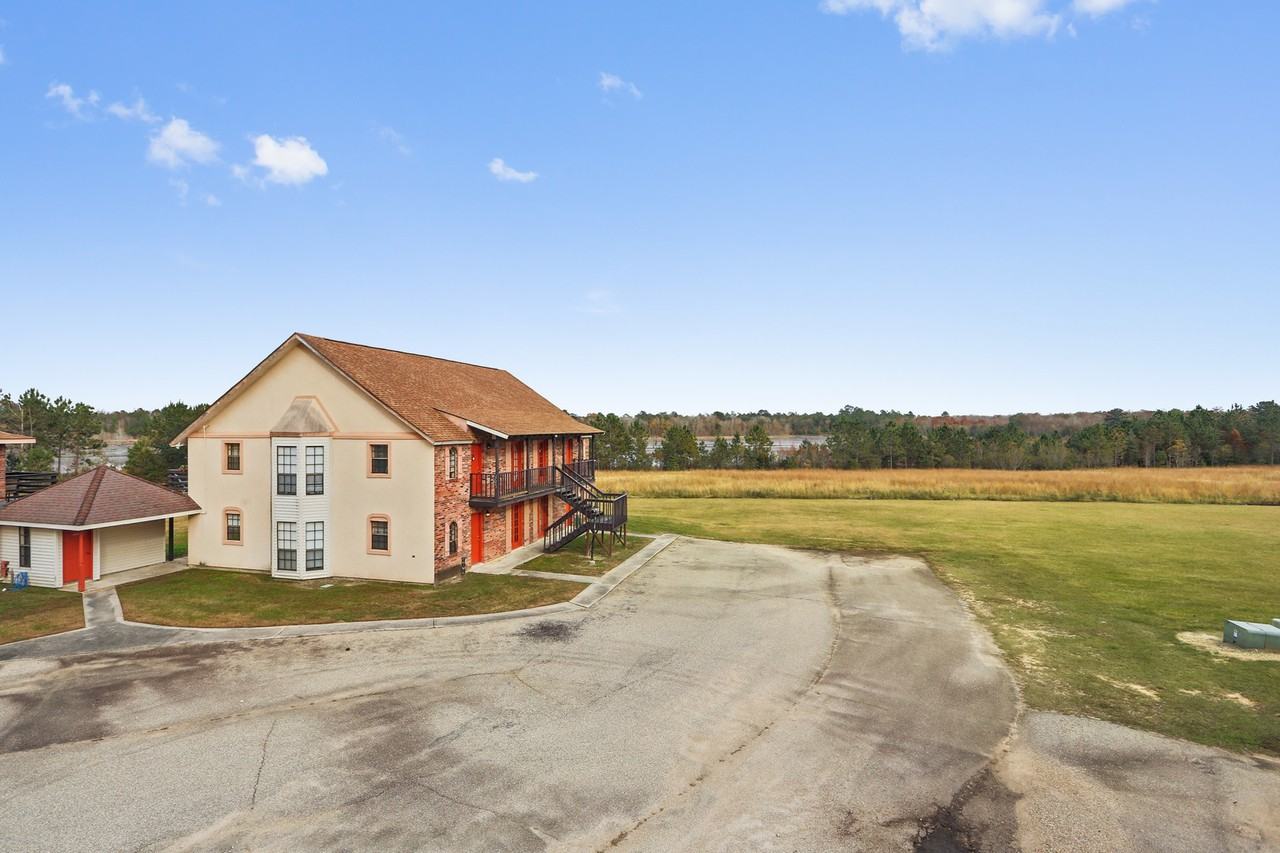 27263 Snead Dr - Photo 2 of 18