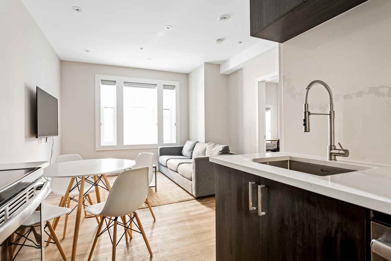 2205 Rue Saint-Marc #1G